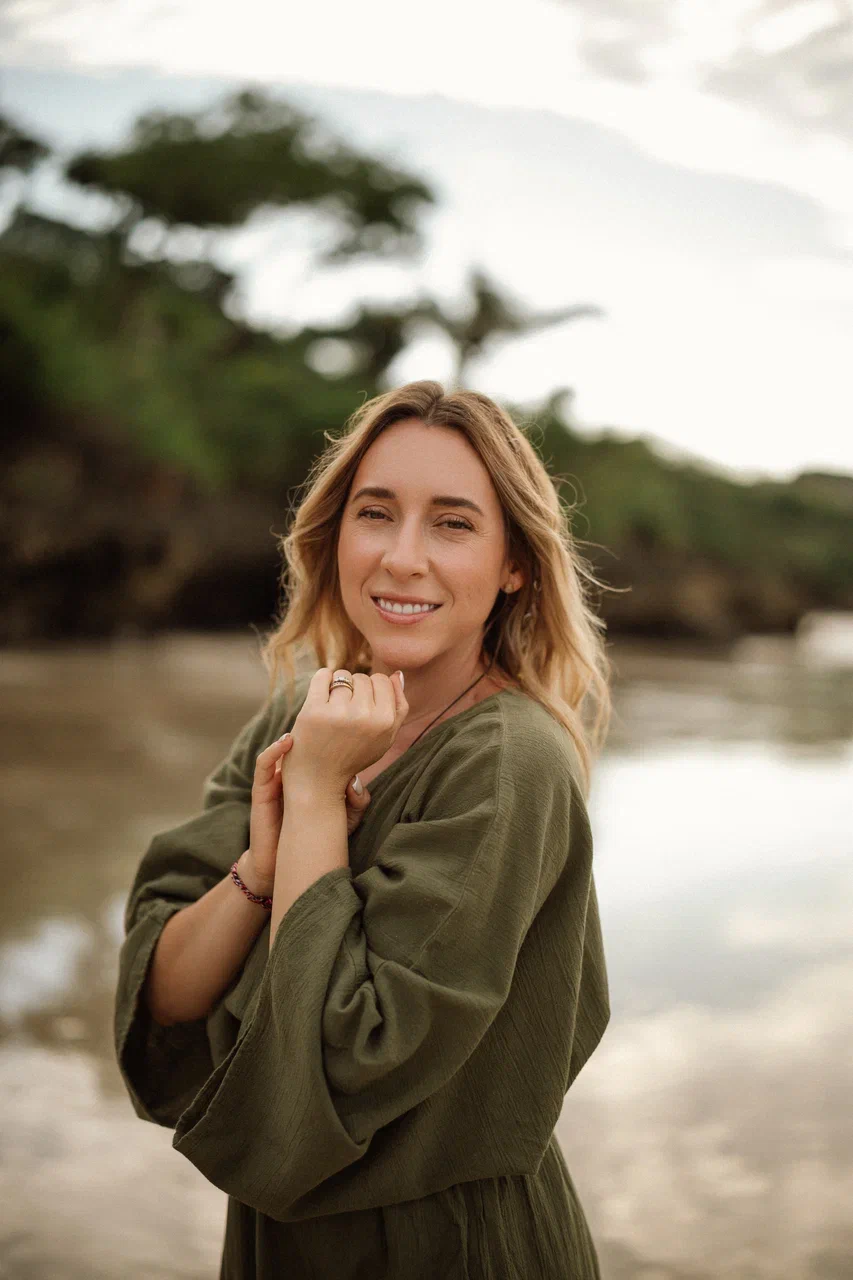 Vicky Ross portrait on the coast